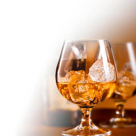Väkevät Alkoholit ja Tarvikkeet