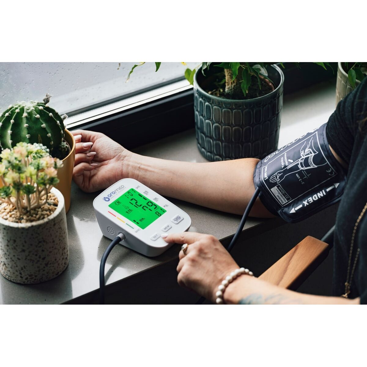 V6H892DD5BE8934CAD58B8A4666ABB2703BR4879233P5